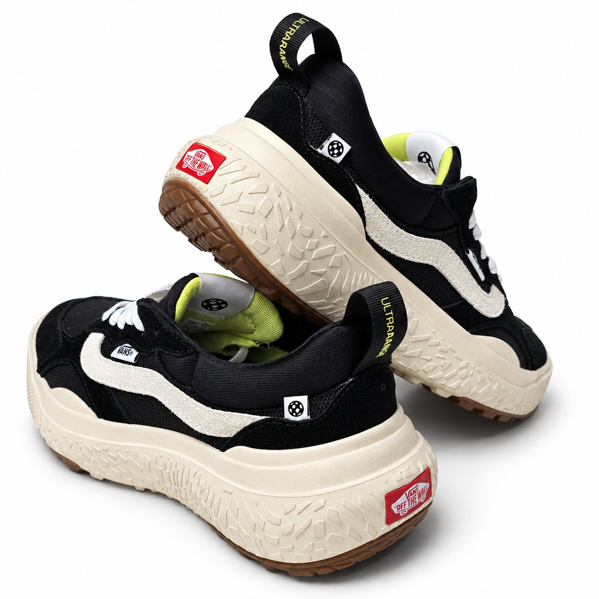 Tênis Vans Ultrarange Neo VR3 Black/White VN000BCEBA2