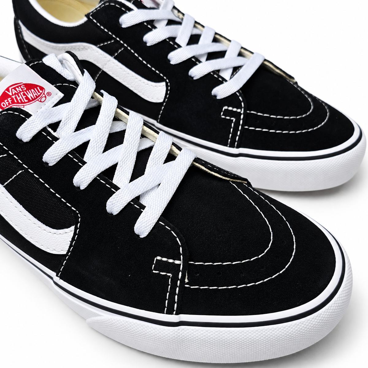Tênis Vans SK8-Low Black/True White VN0A4UUK6BT