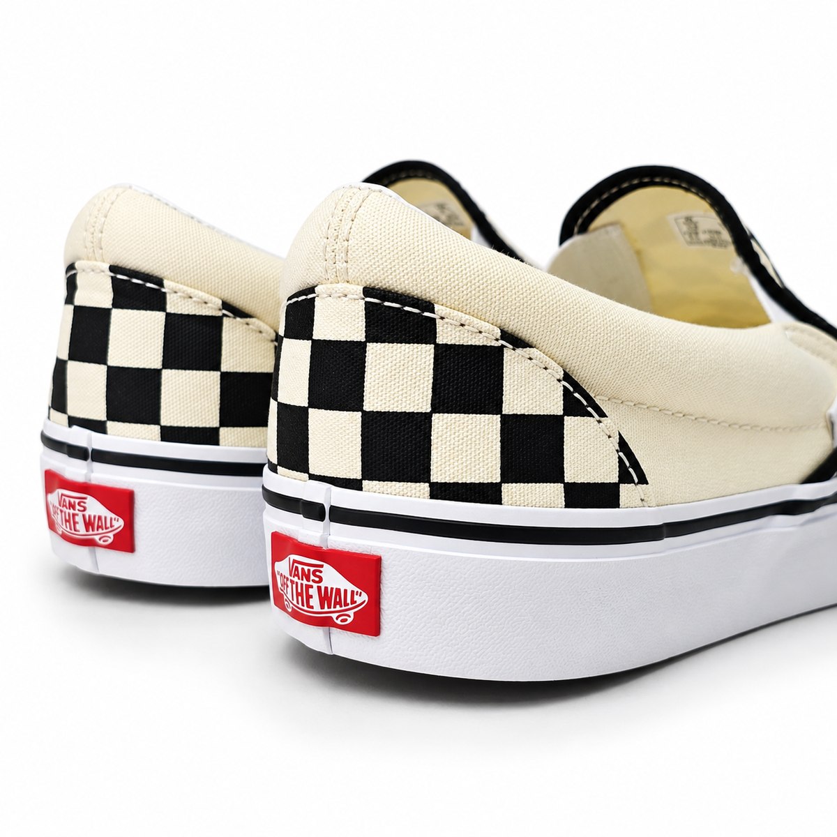 Tênis Vans Classic Slip On Black/White VNB00EYEBWW