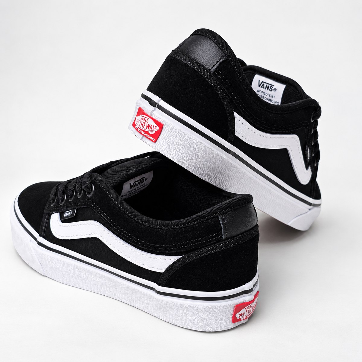 Tênis Vans Chukka Low Black White VN0A5KQZBA2
